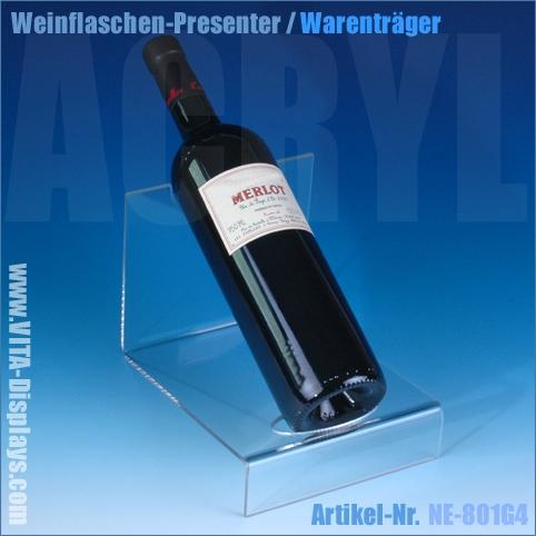 Weinflaschen-Presenter als geneigter Warenträger aus glasklarem Acrylglas für die Flaschenpräsentation am POS